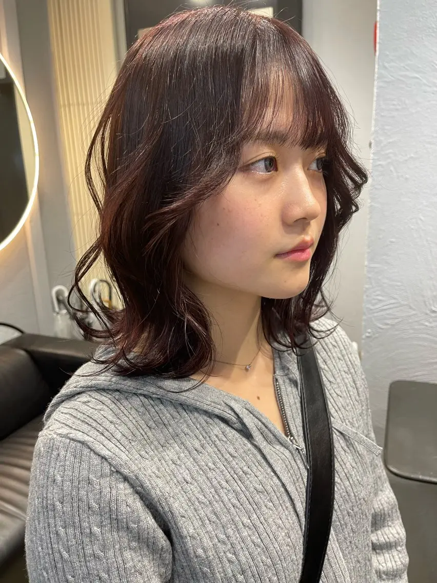 ミディアム カラー ブリーチ ケアブリーチ デザインカラー ダブルカラー イヤリングカラー TATSUブリーチ/ ミルクティーベージュのヘアスタイル