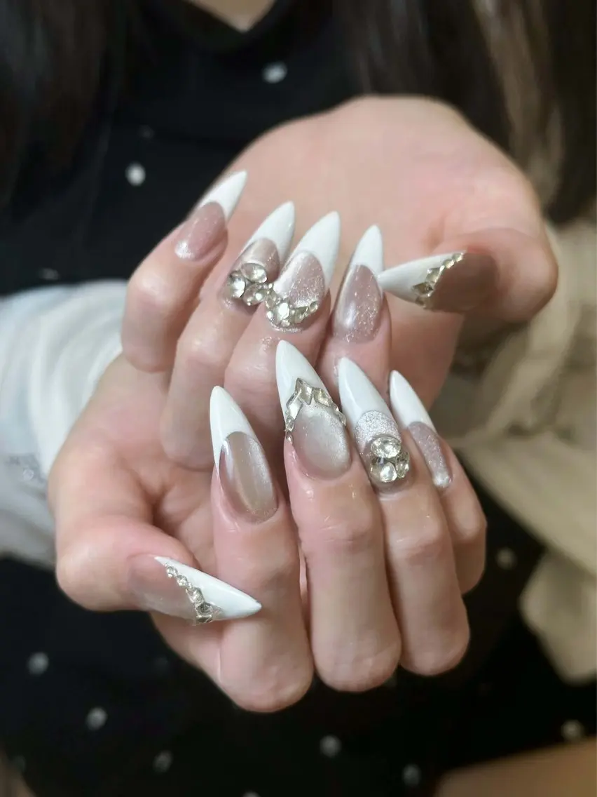 ネイル 長さ出し ガーリー キラキラネイル 韓国ネイル 水色 ハンドネイル ICE Nailsのネイルデザイン