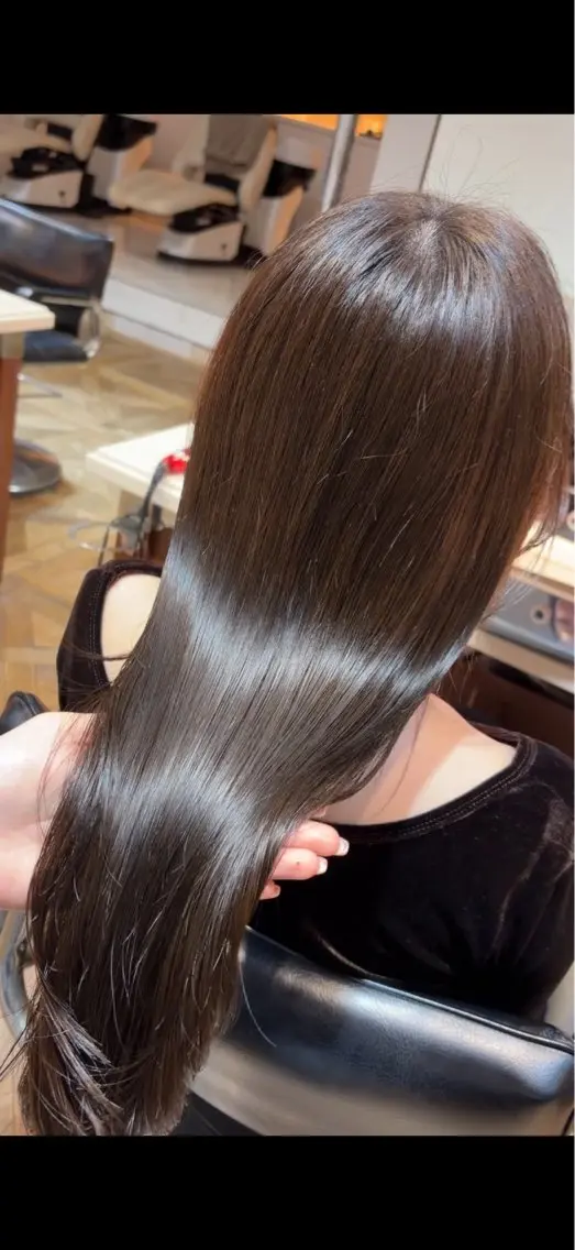ロング カラー ブリーチ グレージュ ブリーチなしカラー カット ヘアカラー トリートメント ご新規様限定 透明感カラーKANAのヘアスタイル