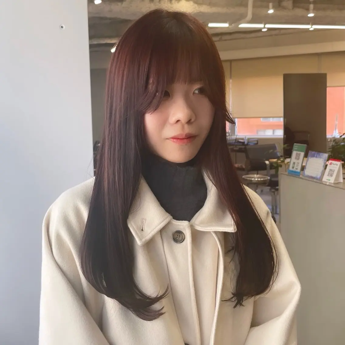 ロング カラー ブリーチ ブリーチなしカラー レッドカラー Rui/透明感カラー 暖色/レイヤーカットのヘアスタイル