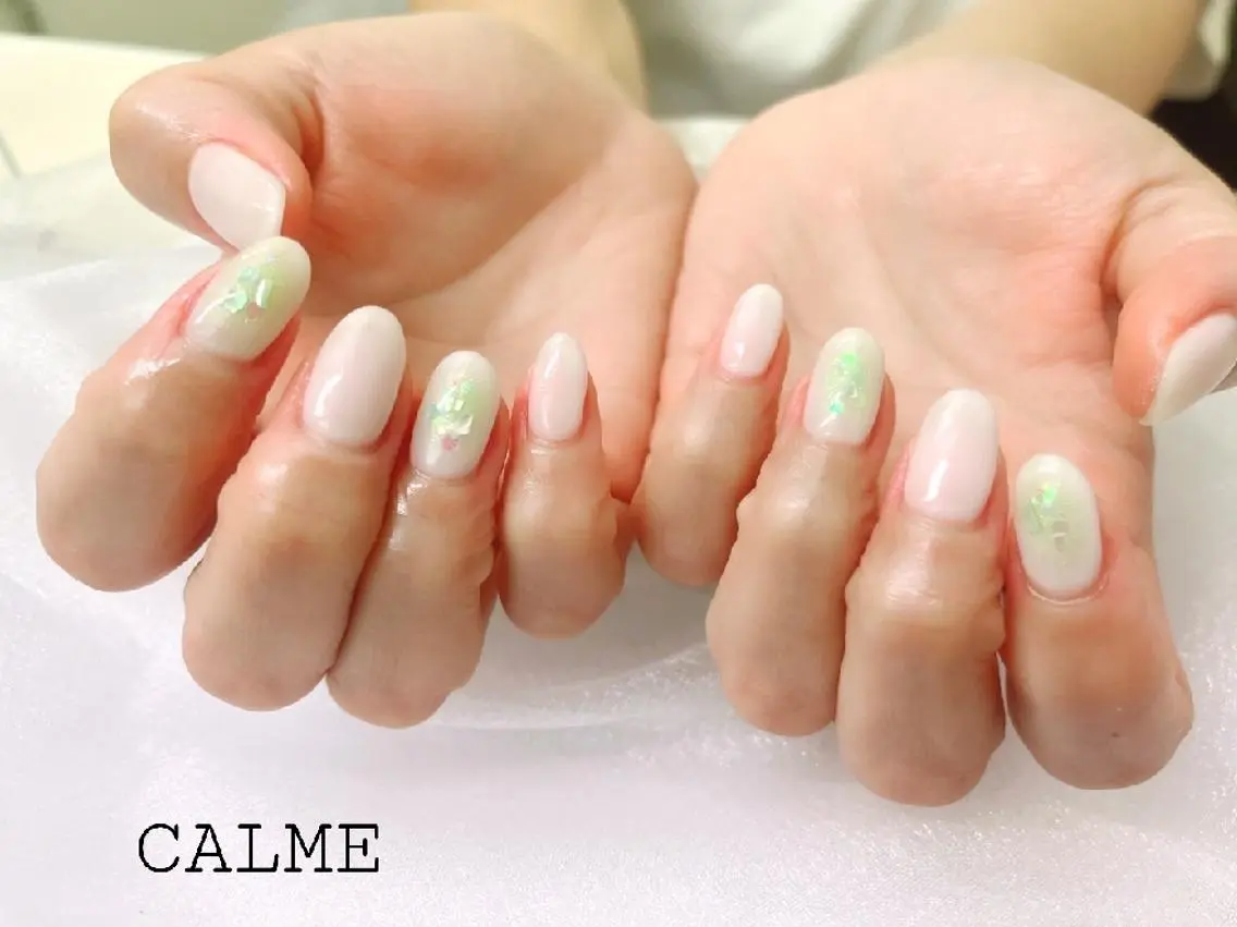 ネイル ブルー キラキラネイル 韓国ネイル パープル 夏ネイル ハンドネイル CALME ♡のネイルデザイン