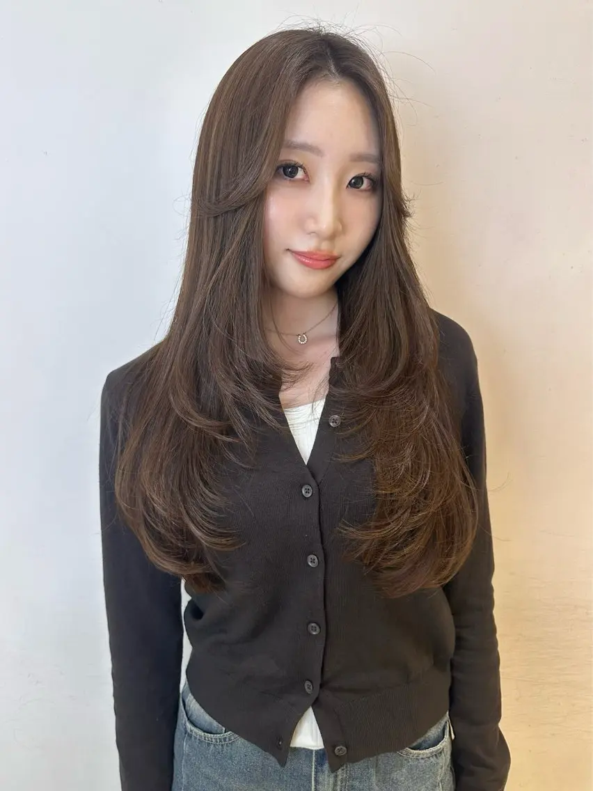 ロング カラー ヘアカラー 'axis hinaのヘアスタイル
