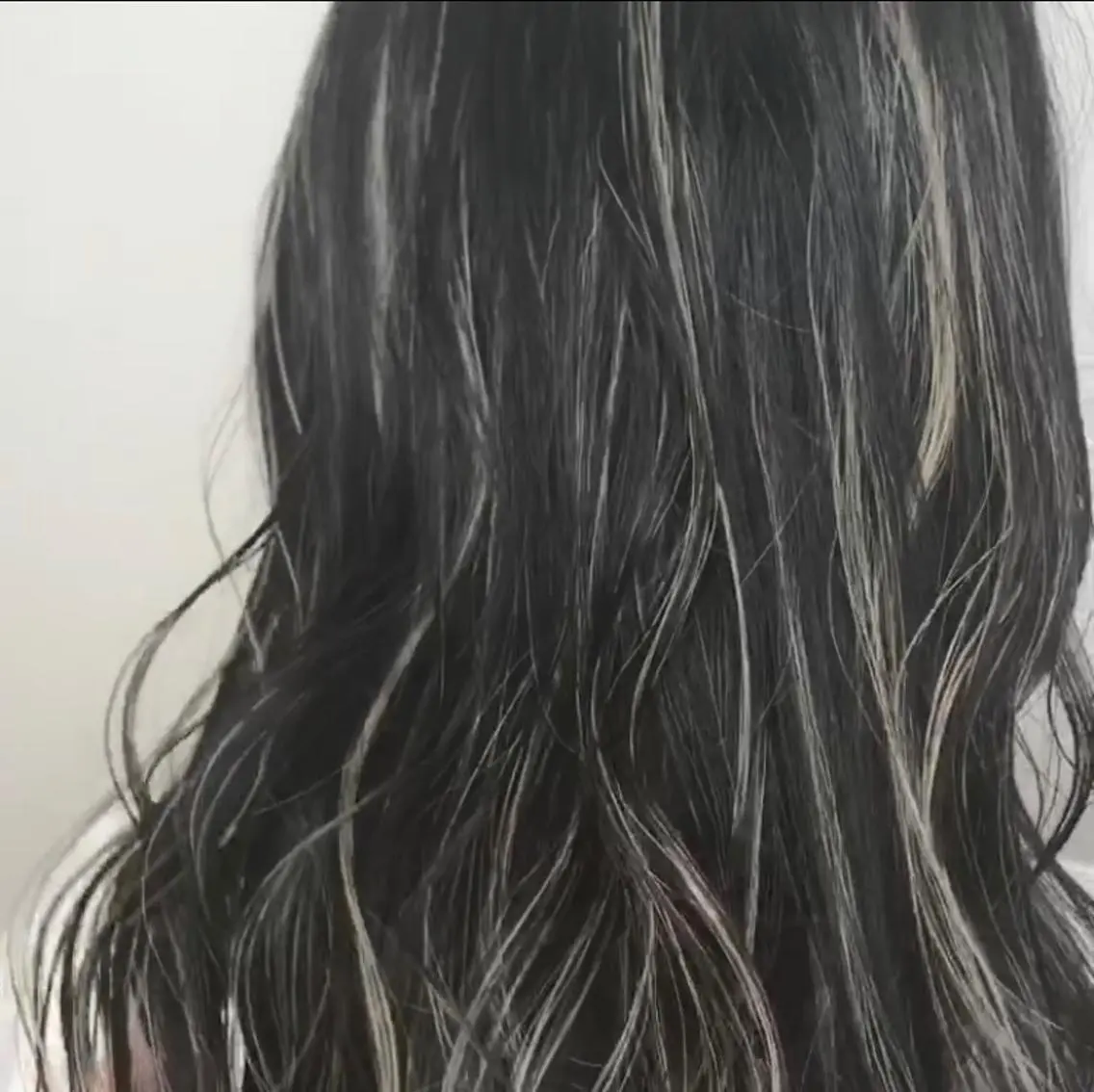 セミロング カラー アッシュ ハイライトカラー ハイライト 髪質改善カラー韓国風 レイヤーtudaのヘアスタイル