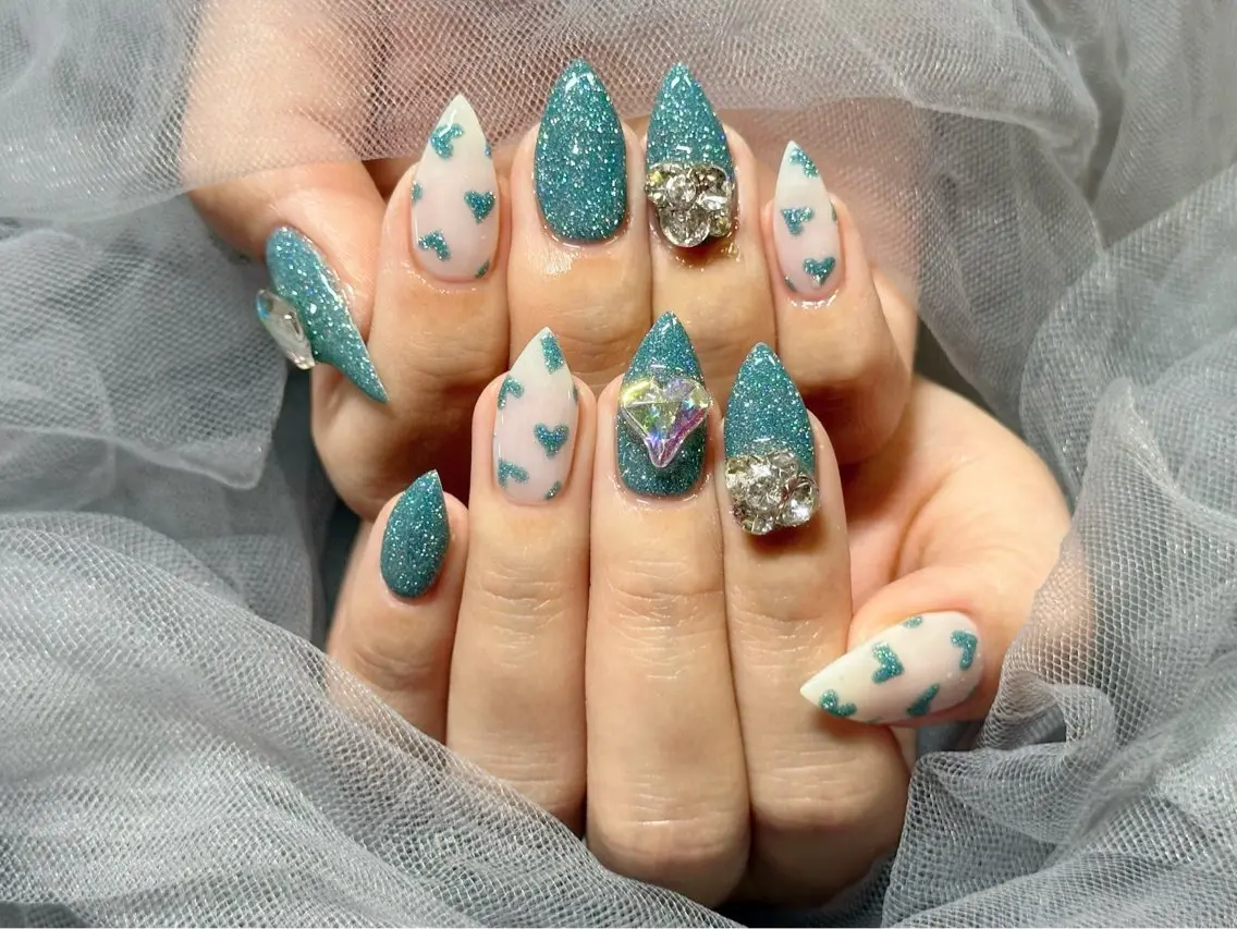 ネイル フラッシュネイル ハート ラメ(グリッター) 水色 ハンドネイル Nail Salon KURELLYのネイルデザイン