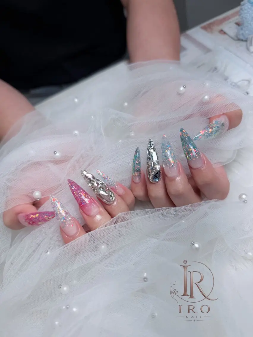 ネイル ハンドネイル IRO Nail Studioのネイルデザイン
