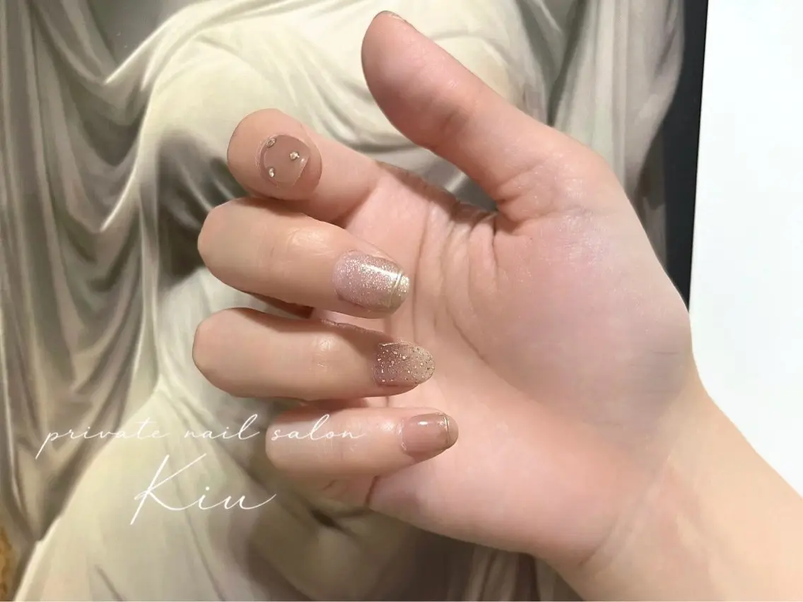 ネイル ジェルネイル ミラーネイル ニュアンスネイル オフィスネイル ショートネイル kiu nailsalonのネイルデザイン