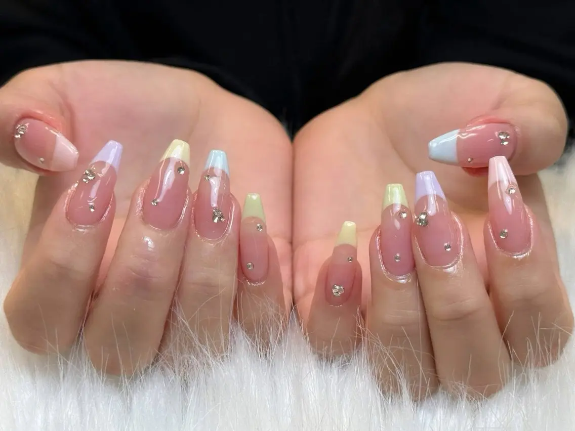 ネイル フットネイル フレンチネイル 韓国ネイル ロングネイル マグネットネイル Lee _nailのネイルデザイン