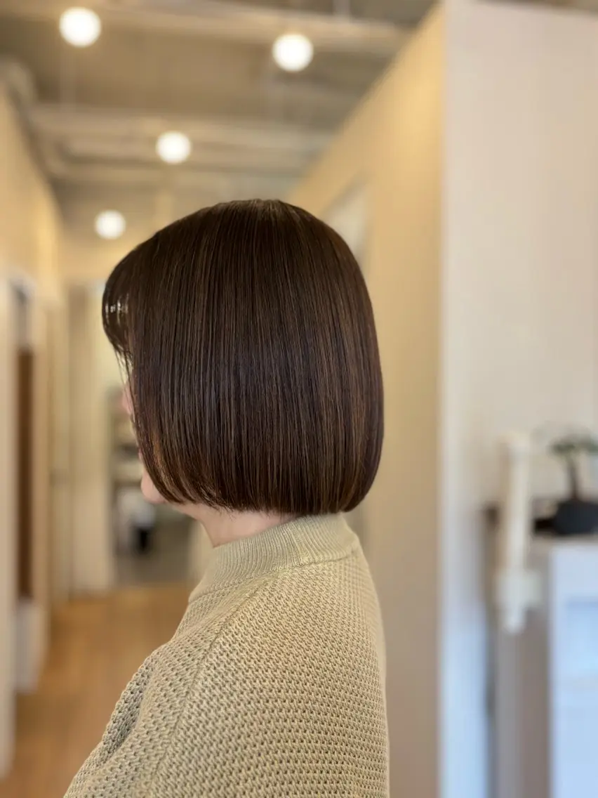 ショート ボブ モモ /フェイスレイヤーのヘアスタイル