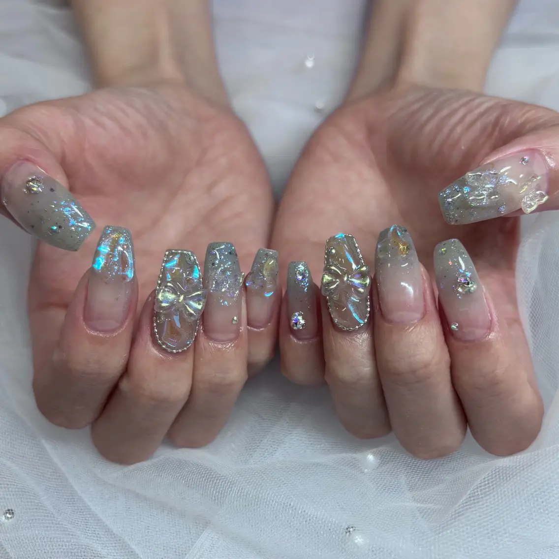 ネイル ストーンネイル ワンホンネイル ハンドネイル nailist mayu 💅🏻のネイルデザイン