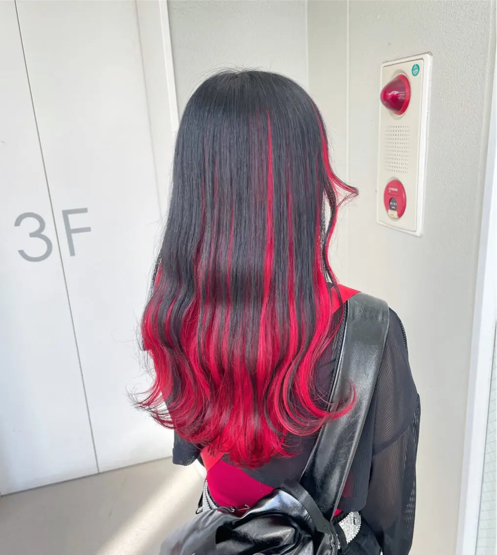 ロング カラー ヘアアレンジ レッドカラー ヘアカラー トリートメント ヘッドスパ ヘアセット 艶カラー✨縮毛矯正✨ 翁長孝輔のヘアスタイル