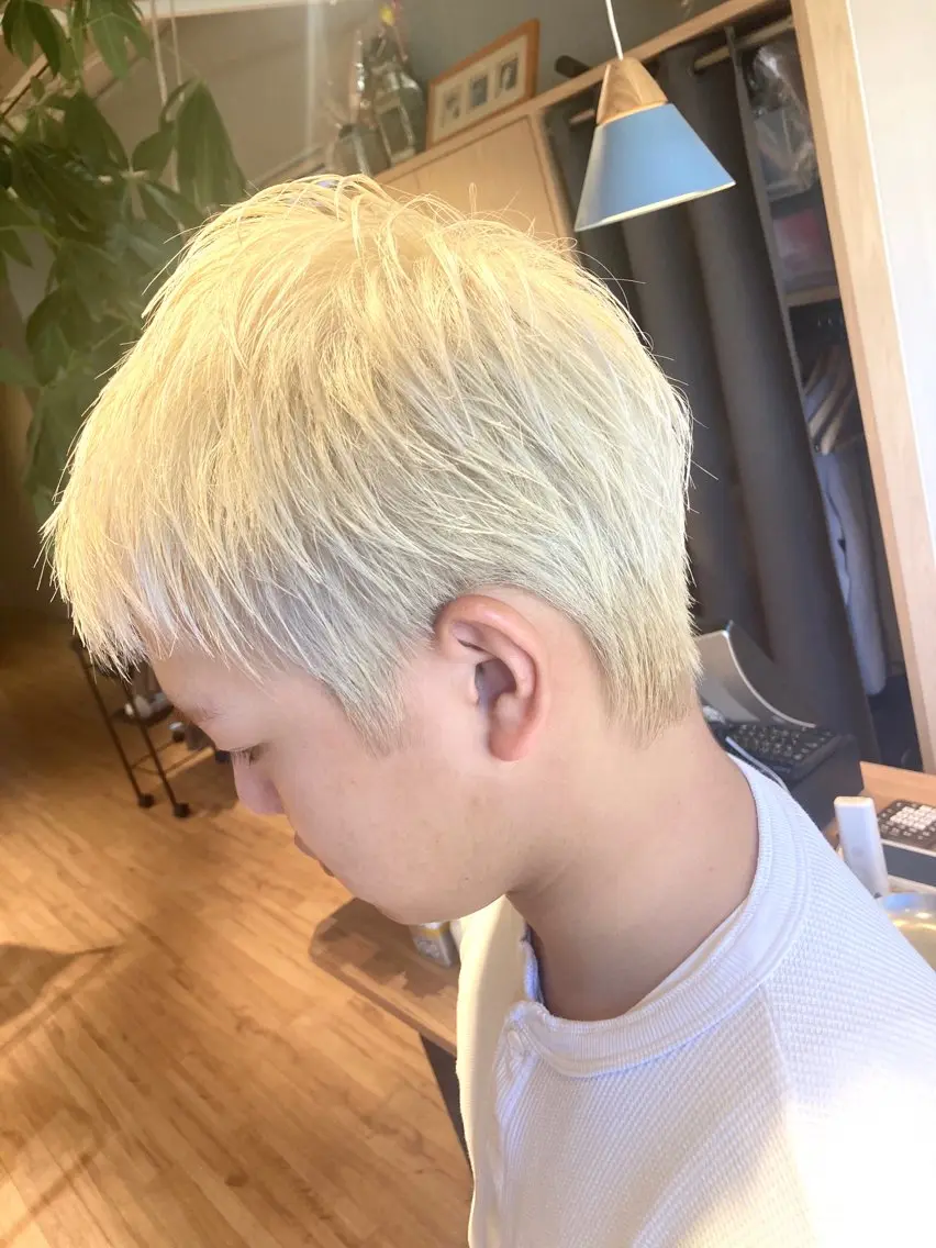 【映え金髪】men'sカット+ブリーチカラー¥12000の写真