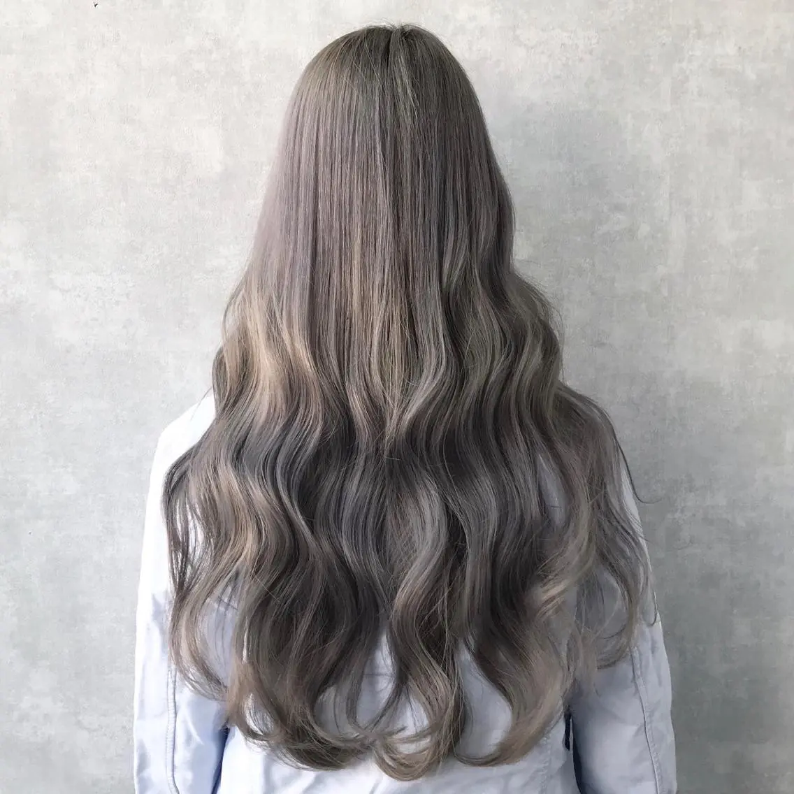 ロング カラー アッシュ ブリーチ ホワイトアッシュ ヨシンモリ ムルギョル巻き K-POP好き美容師 🇰🇷Kai.Yのヘアスタイル