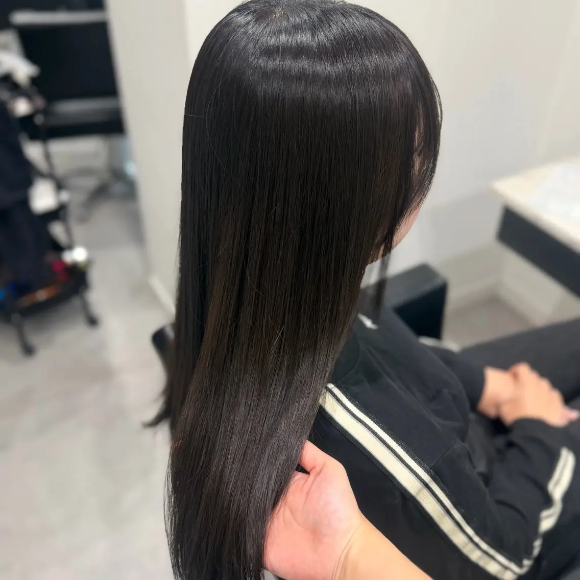 ロング カラー ダークグレー ダークグレージュ グレージュ カット ヘアカラー トリートメント Dia ‎ アキヨシ ミユのヘアスタイル