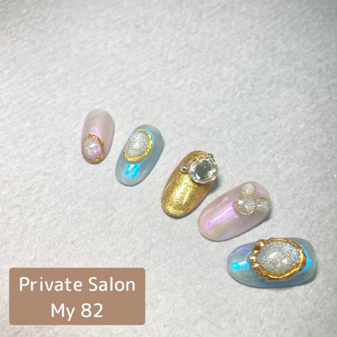 ネイル ジェルネイル ゴールド キラキラネイル ラメ(グリッター) マグネットネイル Private Sa lon MARLOのネイルデザイン