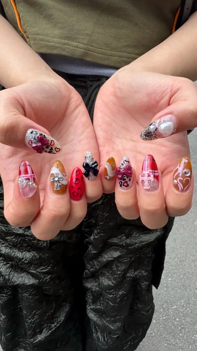 ネイル フラッシュネイル ホログラムネイル 韓国ネイル レース ラメ(グリッター) ハンドネイル MH_ Nailのネイルデザイン