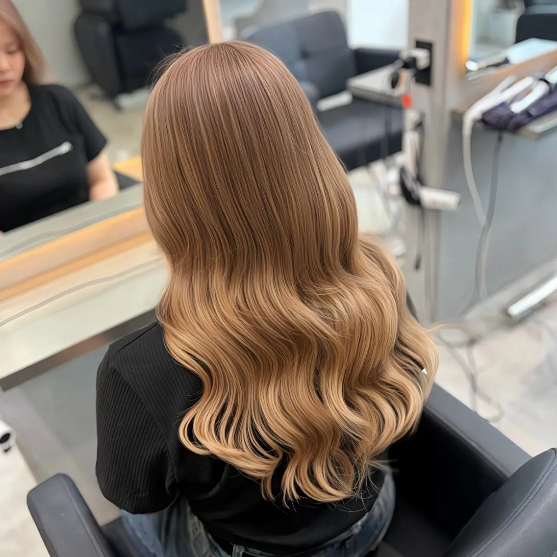 カラー ベージュカラー ブリーチ ダブルカラー グラデーションカラー 学生 エクステ MOMOKA / Lapis今泉店のヘアスタイル