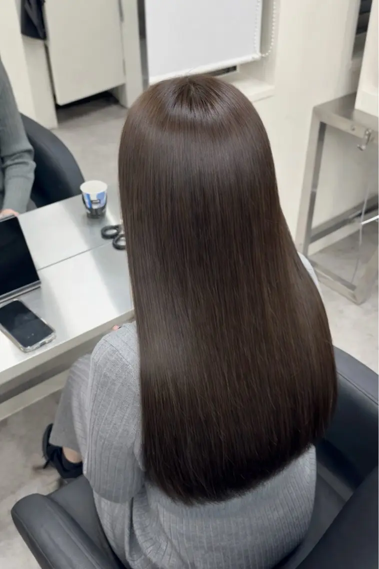 ロング トリートメント 🫧とぅるん艶髪🫧 透明感カラー×猿渡のヘアスタイル