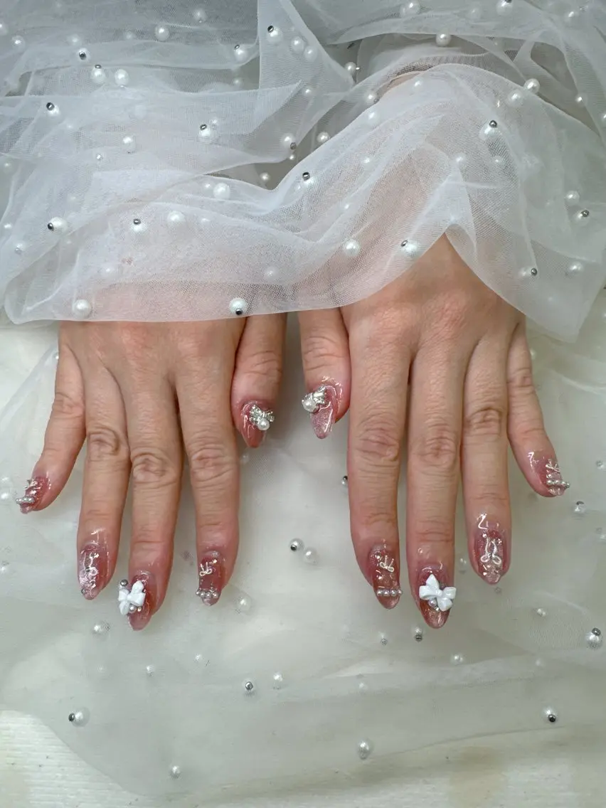 ネイル 成人式 フレンチネイル ジェルネイル ガラスフレンチ キラキラネイル Queeens nailのネイルデザイン
