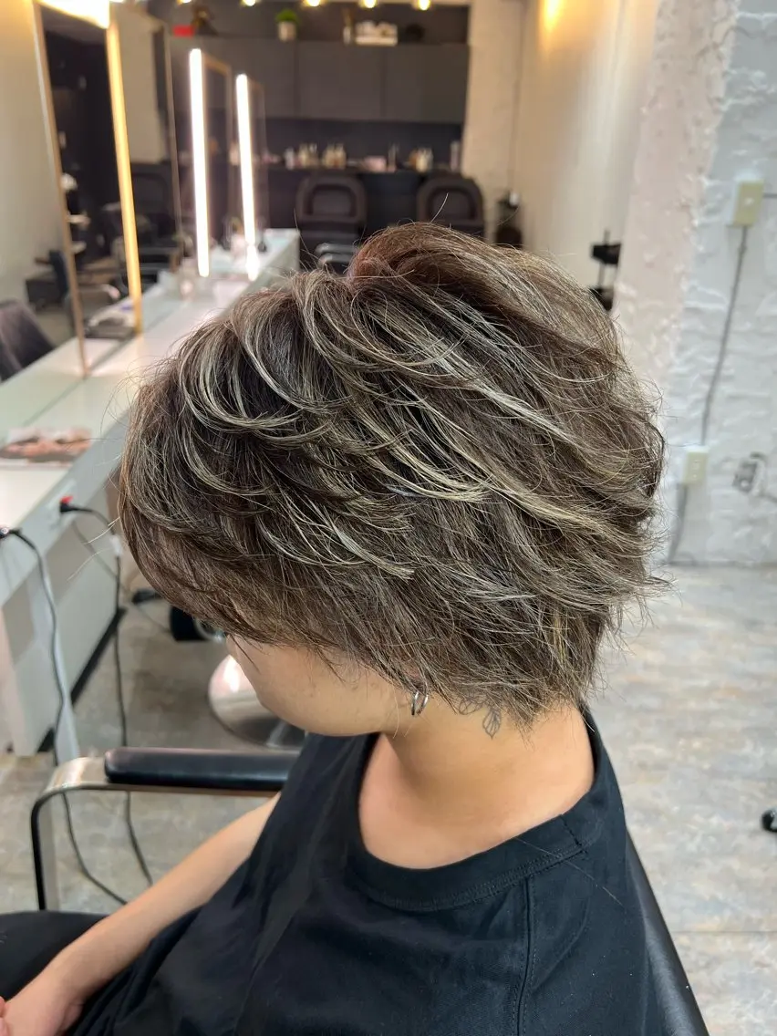 カラー メンズ ヘアカラー ハイライト白髪ぼかし メンズパーマ渋谷のヘアスタイル