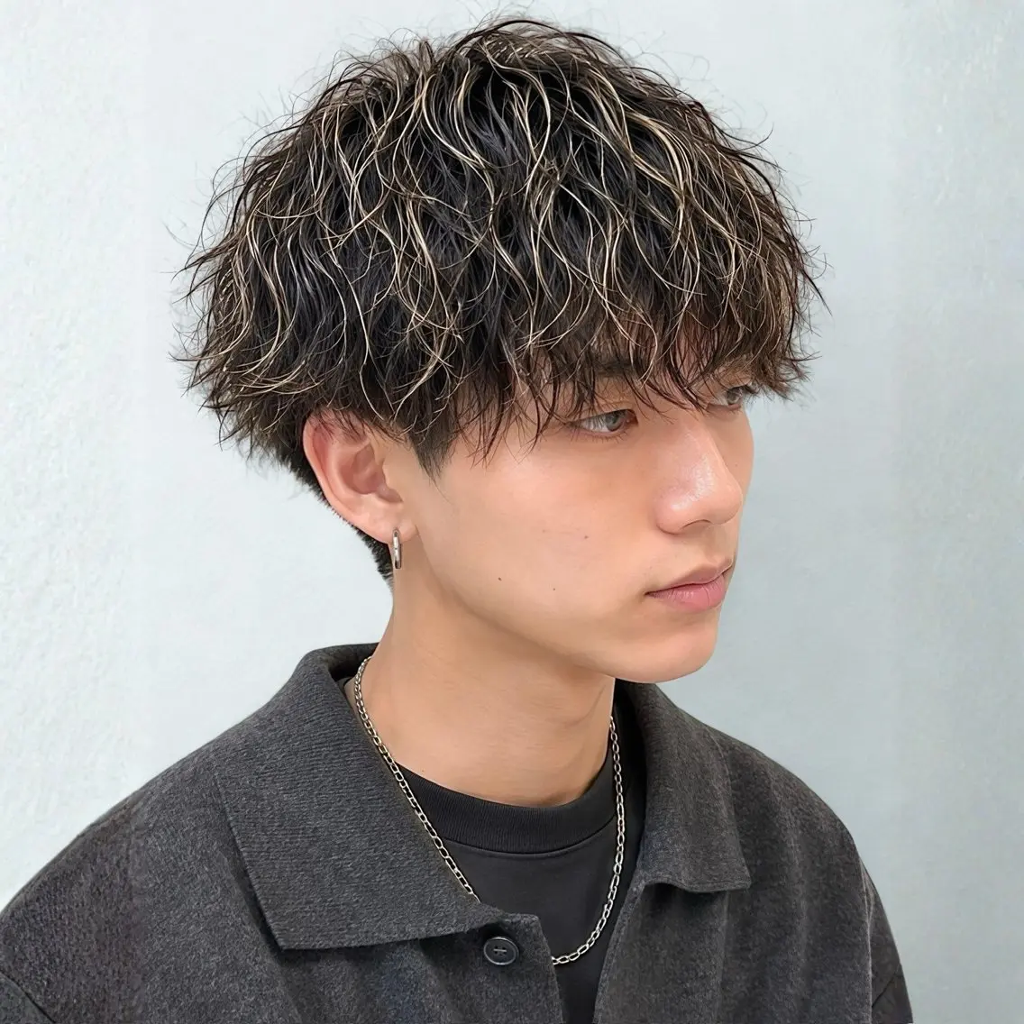 ミディアム カラー パーマ メンズ ミディアムパーマ メンズバレイヤージュ メンズハイライト メンズパーマ バレイヤージュ メンズ特化/片山🦚 ショート/パーマのヘアスタイル