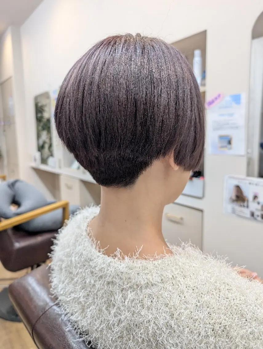 ショート カット ヘアカラー 小島 崇子のヘアスタイル