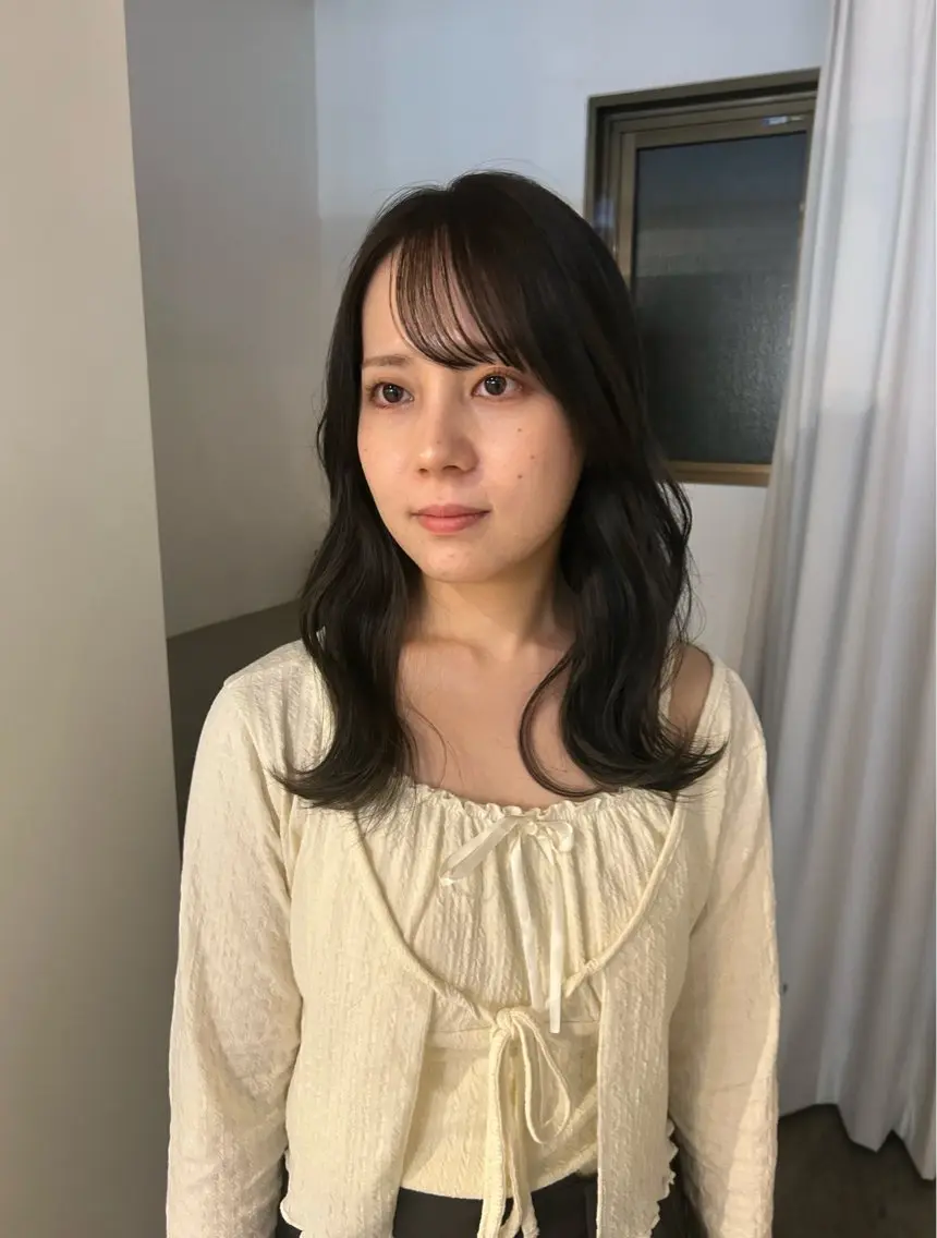 ミディアム アッシュ アッシュグレー アッシュグレージュ chico .のヘアスタイル