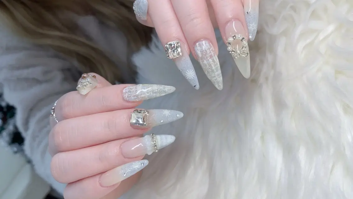 ネイル Rei _Nail 新宿のネイルデザイン