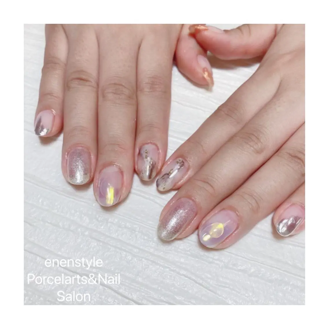 ミディアム ネイル ハンドネイル 🐾enen style 🐾のネイルデザイン