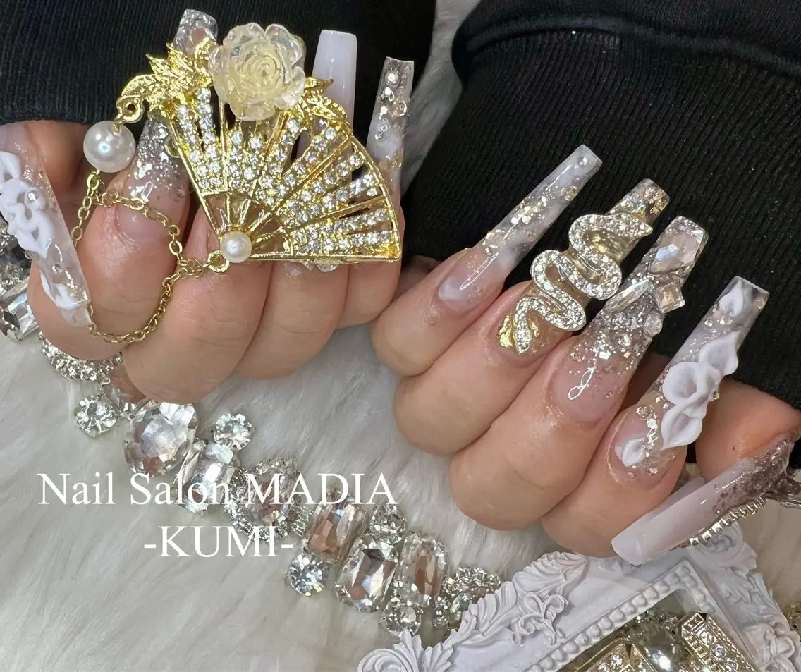 ネイル KUMI💛 MADIAのネイルデザイン