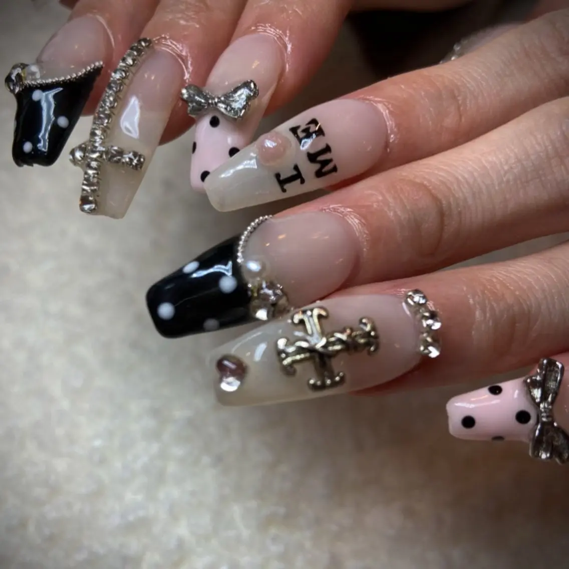 ネイル 💎ラピスラズリ💎 RIONAのネイルデザイン