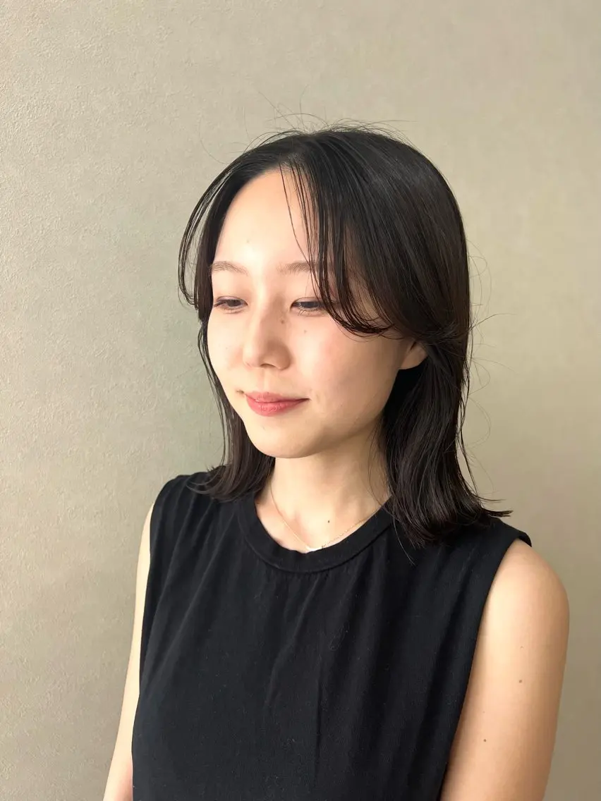 ミディアム 松本 凜那のヘアスタイル