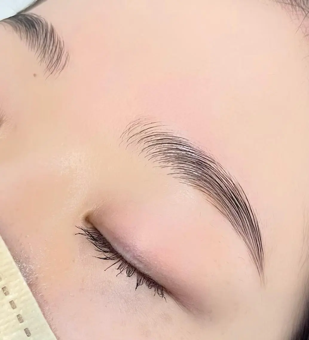 アイブロウ ハリウッドブロウリフト Neobeauty アイサロン専門店のマツエク・マツパデザイン