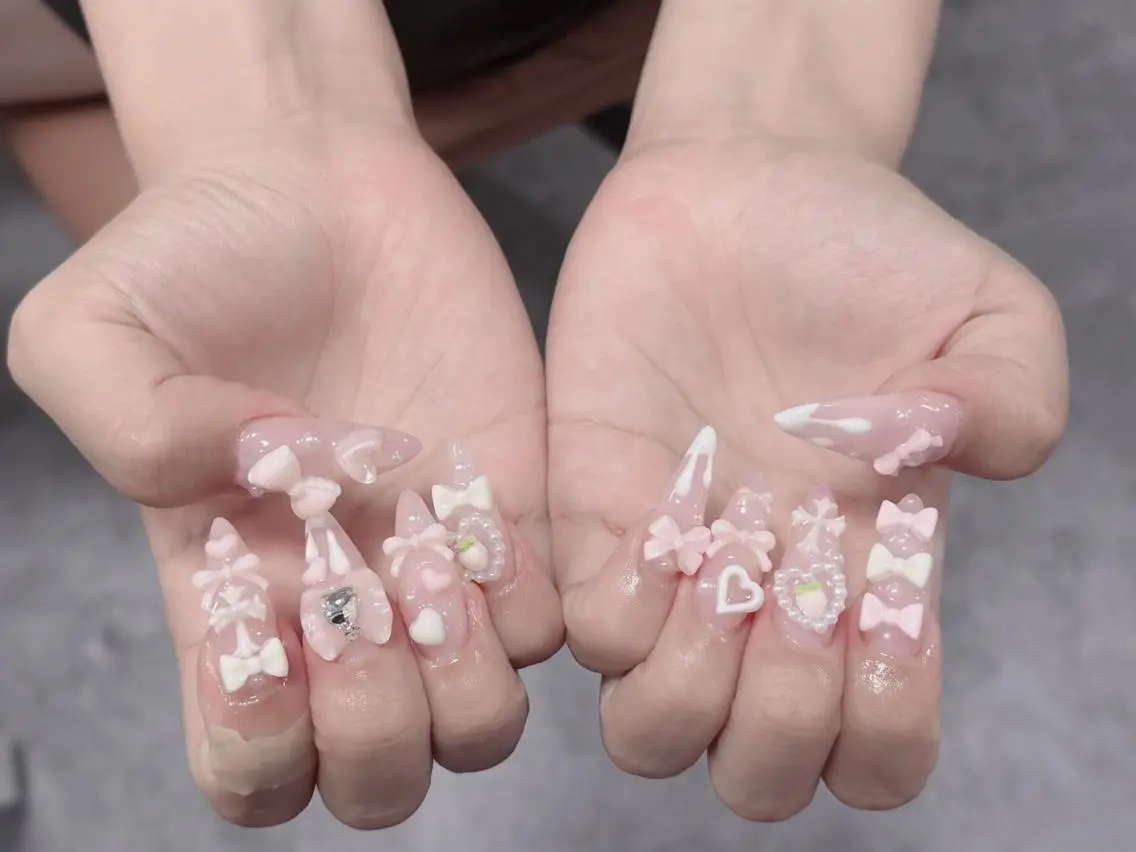 ネイル チークネイル フレンチネイル キラキラネイル 韓国ネイル マグネットネイル ハンドネイル mia H.babynailのネイルデザイン