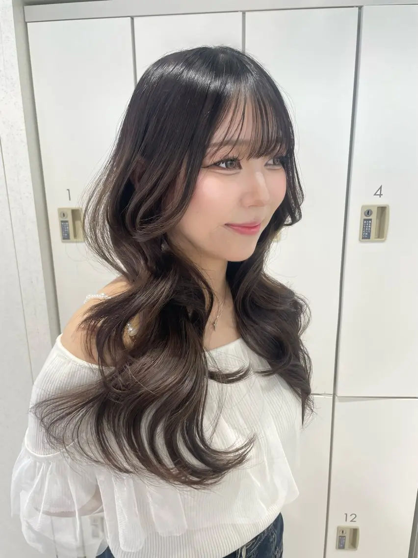 ロング カラー 透明感カラー グレージュ Kana 艶カラー透明感カラーのヘアスタイル