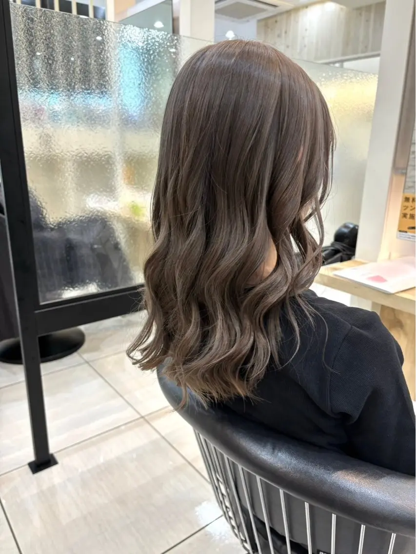 カラー 西脇 柚芭のヘアスタイル
