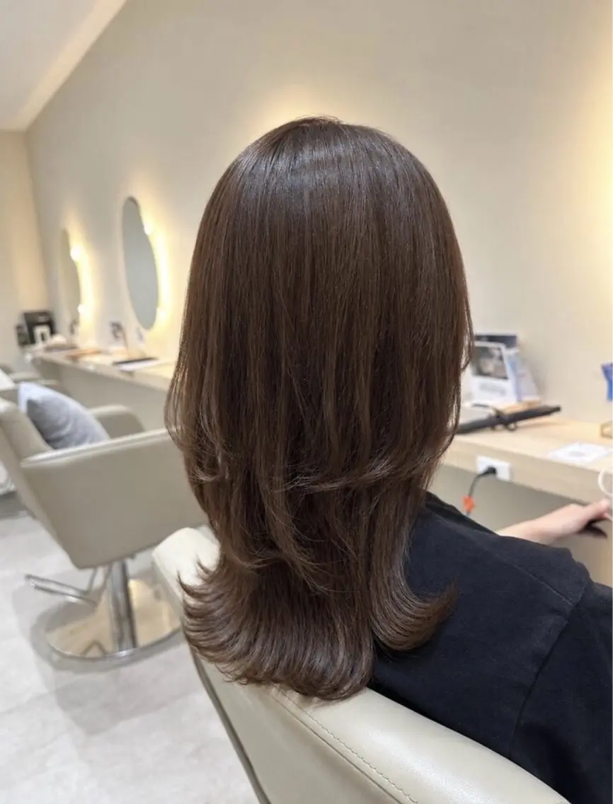 セミロング ヘアカラー 透明感🫧縮毛🫧 TOMOKAのヘアスタイル
