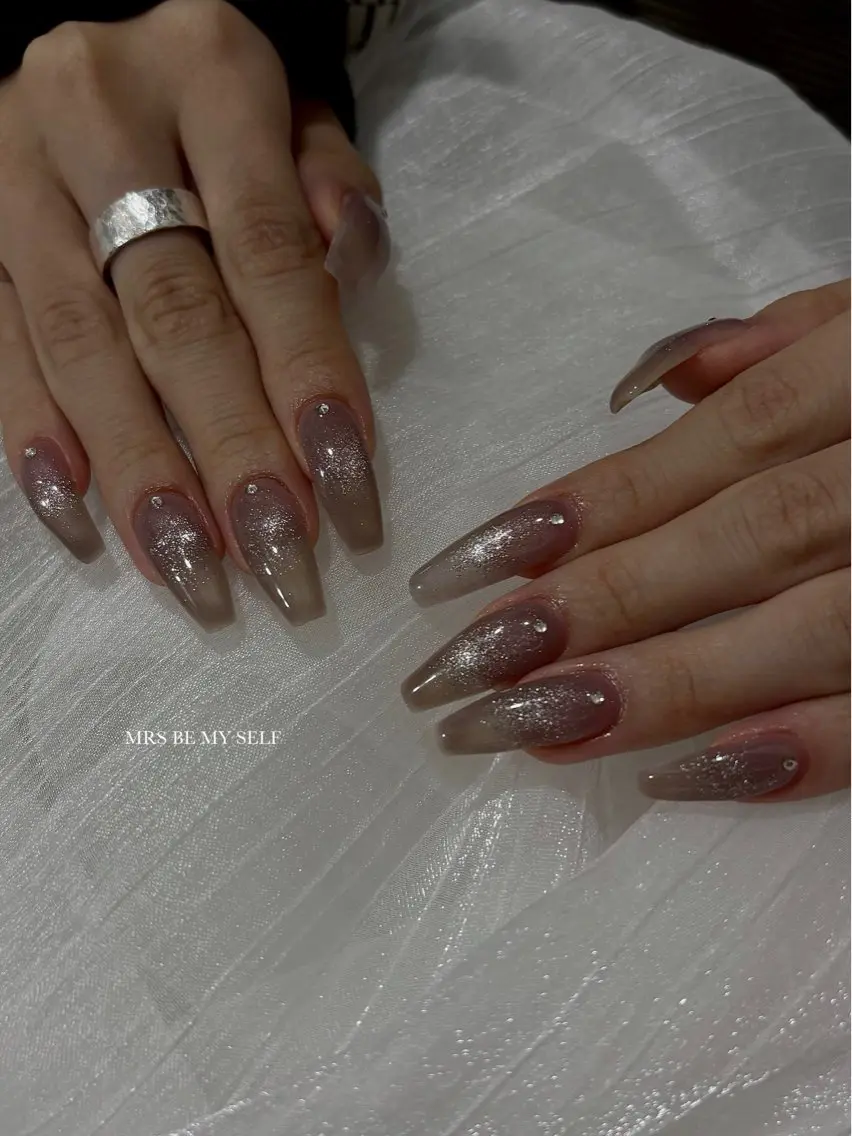 ネイル チークネイル フラッシュネイル マグネットネイル ハンドネイル MRS/ miyu🎀のネイルデザイン