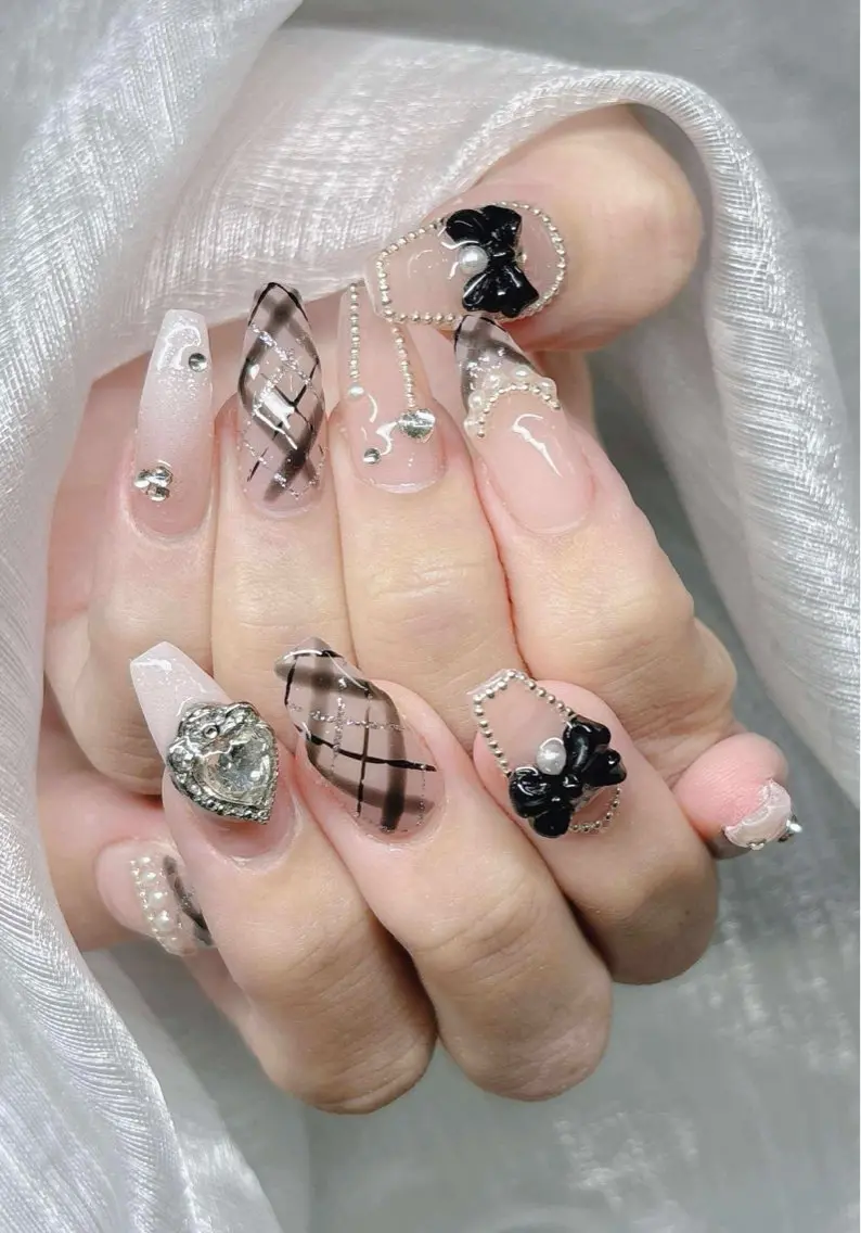 ネイル 長さ出し グラデーション 卒業式 キラキラネイル マグネットネイル ハンドネイル Lee Nailsのネイルデザイン