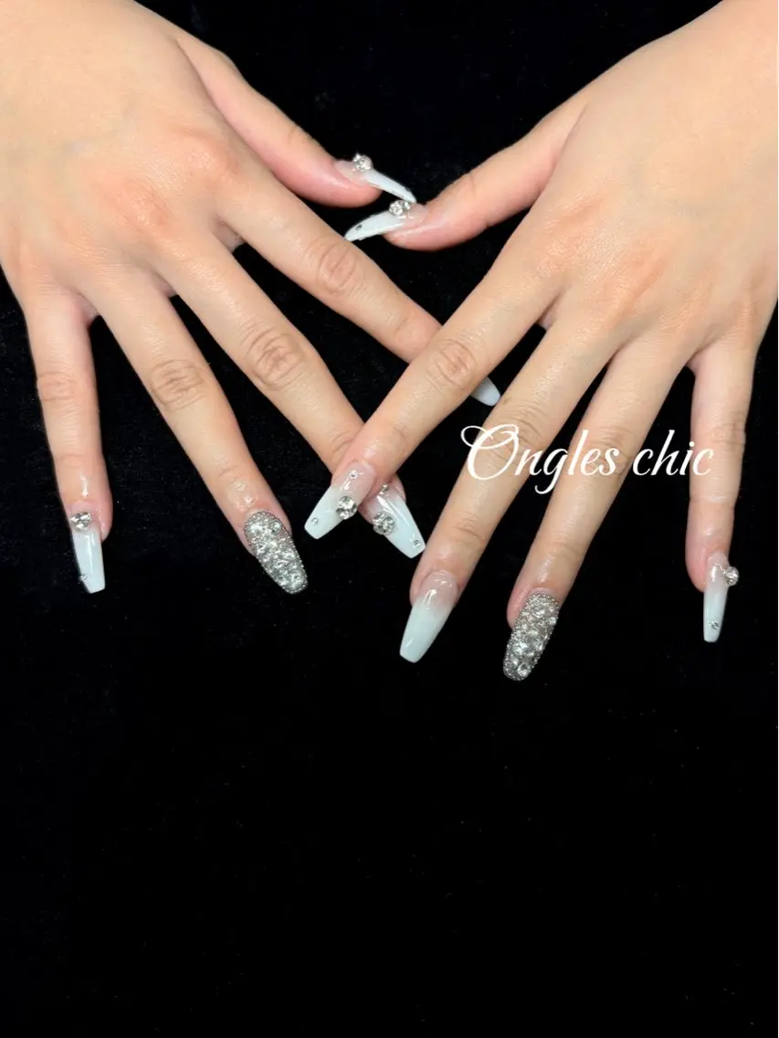 ネイル ハンドネイル ongles chicのネイルデザイン