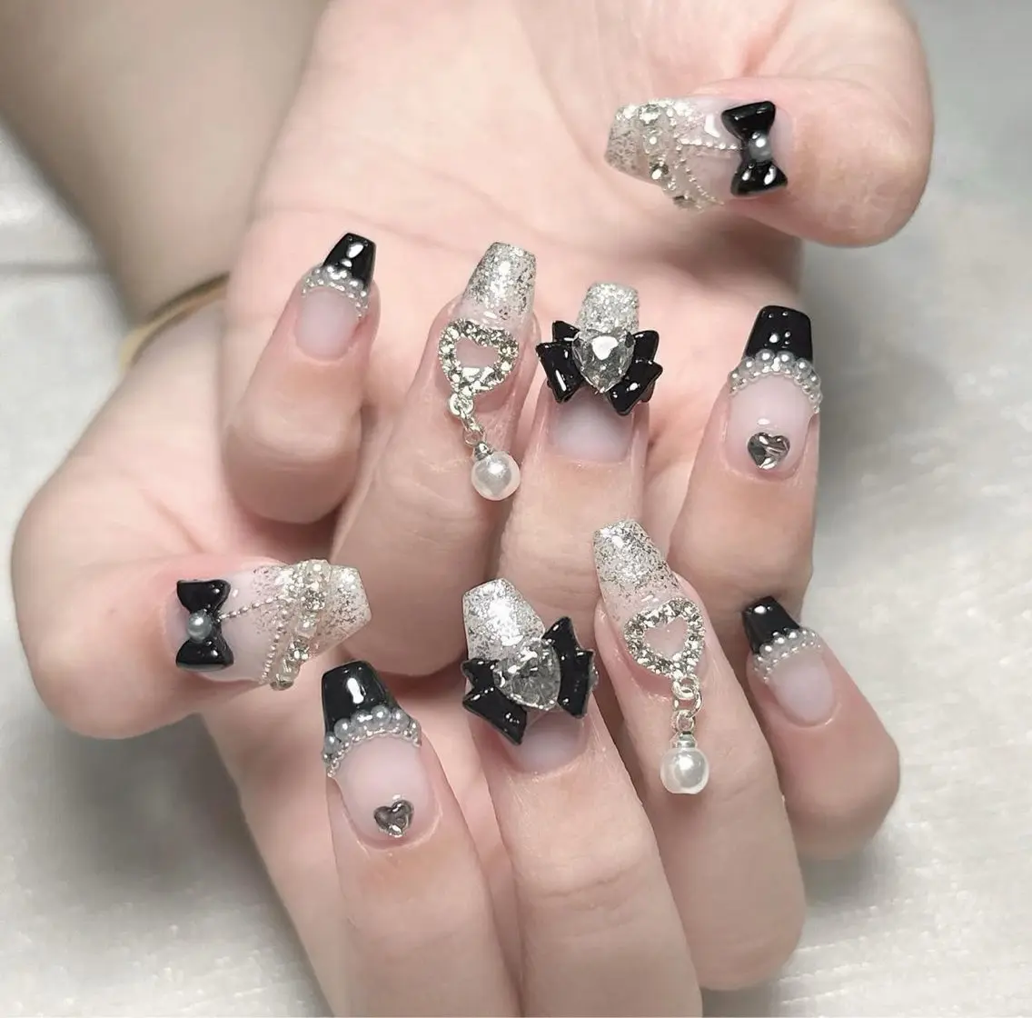 ネイル アニマル柄 オーロラネイル チークネイル フラッシュネイル ジェルネイル Tira Nailのネイルデザイン