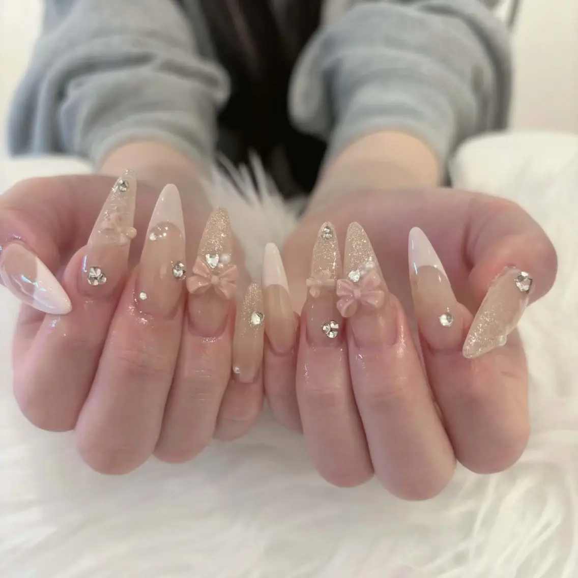 ネイル チークネイル ドット フットネイル フレンチネイル グラデーション ハンドネイル ハンドケア Nihonthy Nail 新宿のネイルデザイン