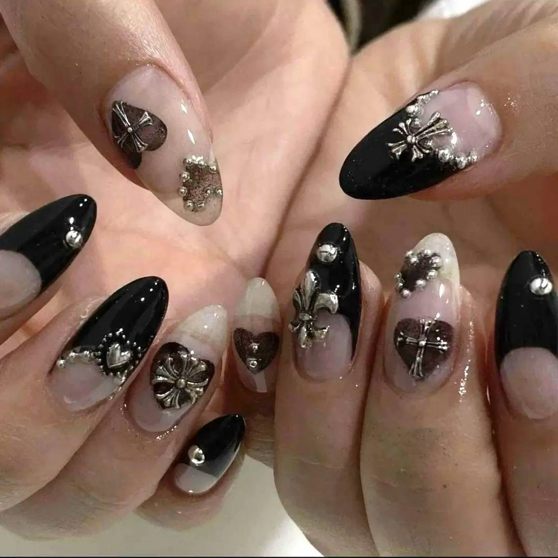 ネイル Iconic Nailのネイルデザイン