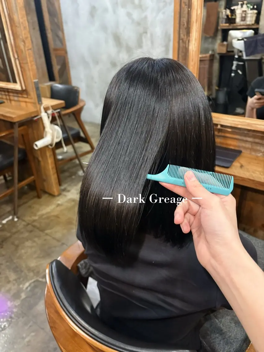 セミロング カラー 透明感カラー ダークグレー ダークグレージュ グレージュ ヘアカラー トリートメント Hina/カラー特化 /艶カラーのヘアスタイル
