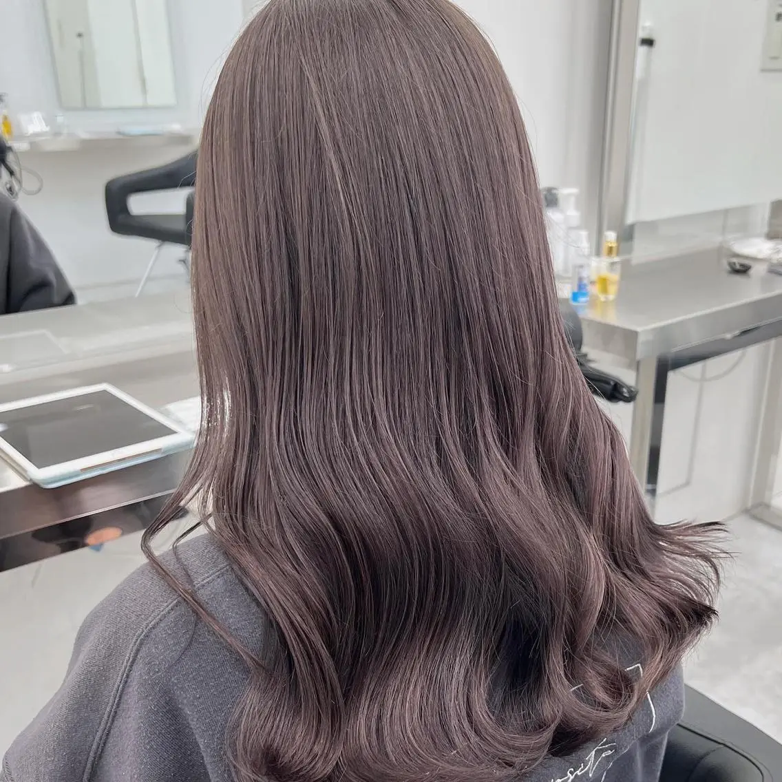 セミロング ヘアカラー トリートメント ヘッドスパ 透明感♡グレージュ ♡ミルクティー♡のヘアスタイル