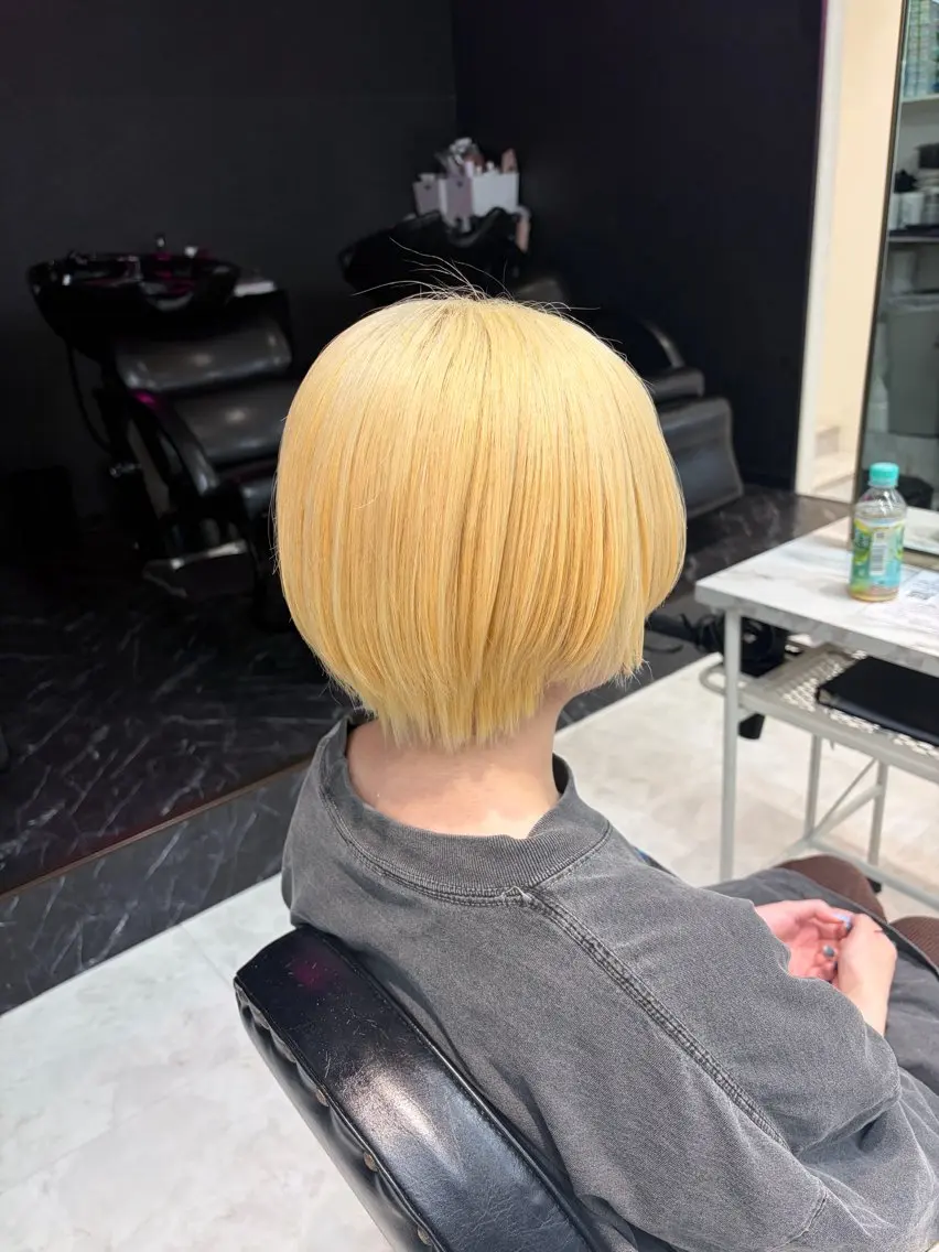 ショート カラー ヘアアレンジ ヘアカラー トリートメント ヘアセット 🩶【推しハイトーン 】yuzu🩶のヘアスタイル