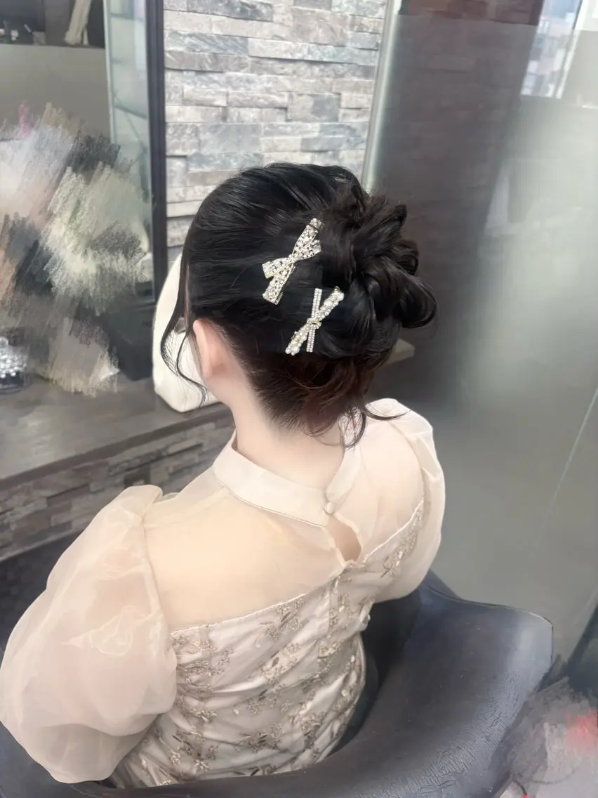 ヘアアレンジ お団子ヘア OZ梅田♡ ゆはなブリーチのヘアスタイル