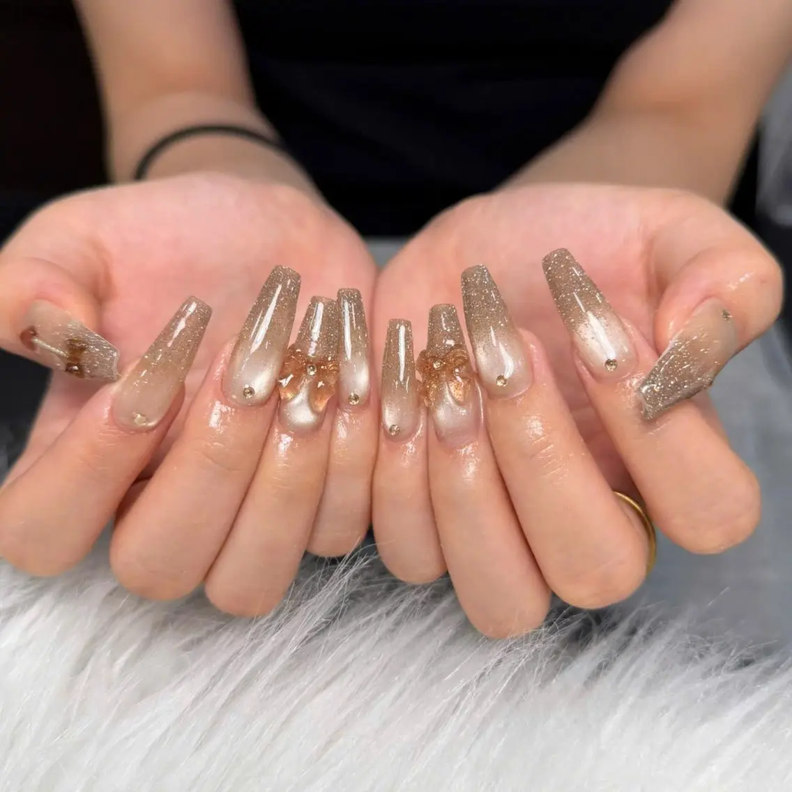 ネイル オーロラネイル フットネイル フレンチネイル ジェルネイル ガラスフレンチ Michi Nail Ikebukuroのネイルデザイン