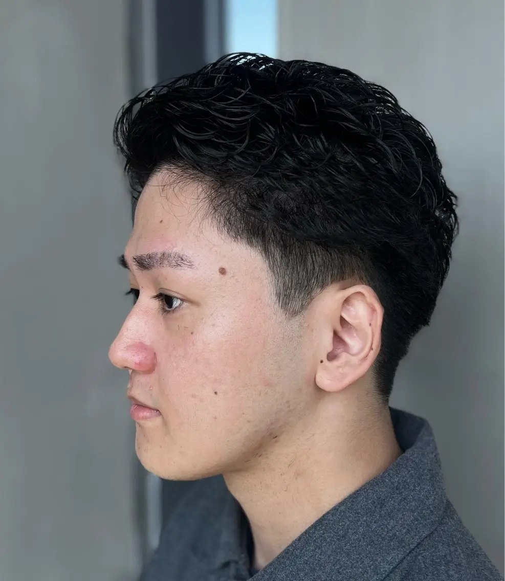 パーマ メンズ カット パーマ トリートメント ダブルカラー寒色系 ボリューム改善ハヤトのヘアスタイル