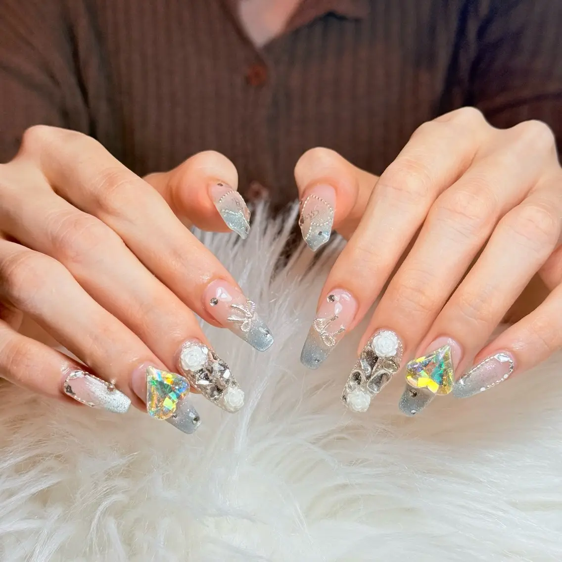 ネイル チークネイル フレンチネイル グラデーション キラキラネイル 韓国ネイル ハンドネイル Risa_ Nailのネイルデザイン