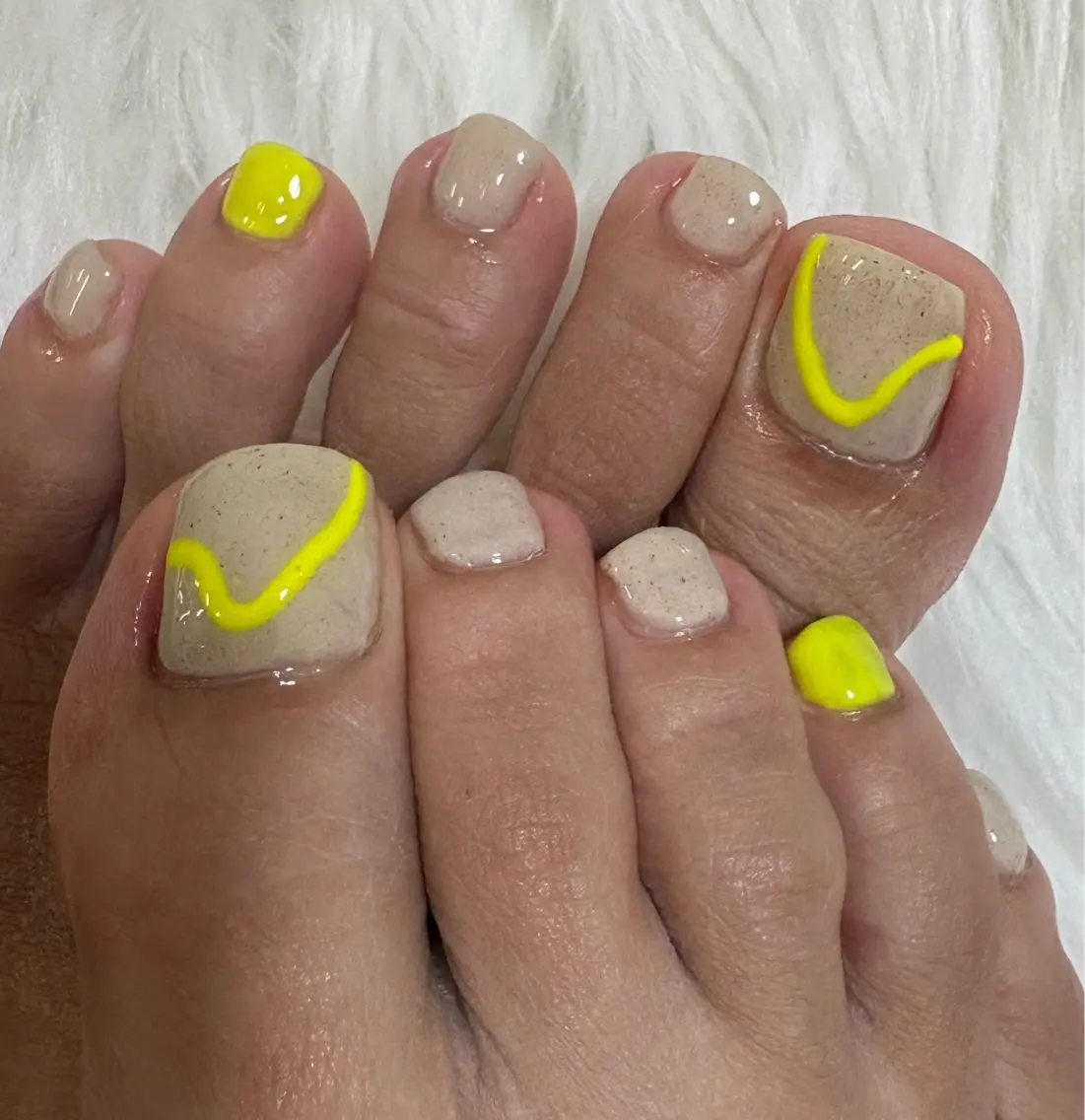 ネイル フットネイル LOUISE. ✨beautyのネイルデザイン